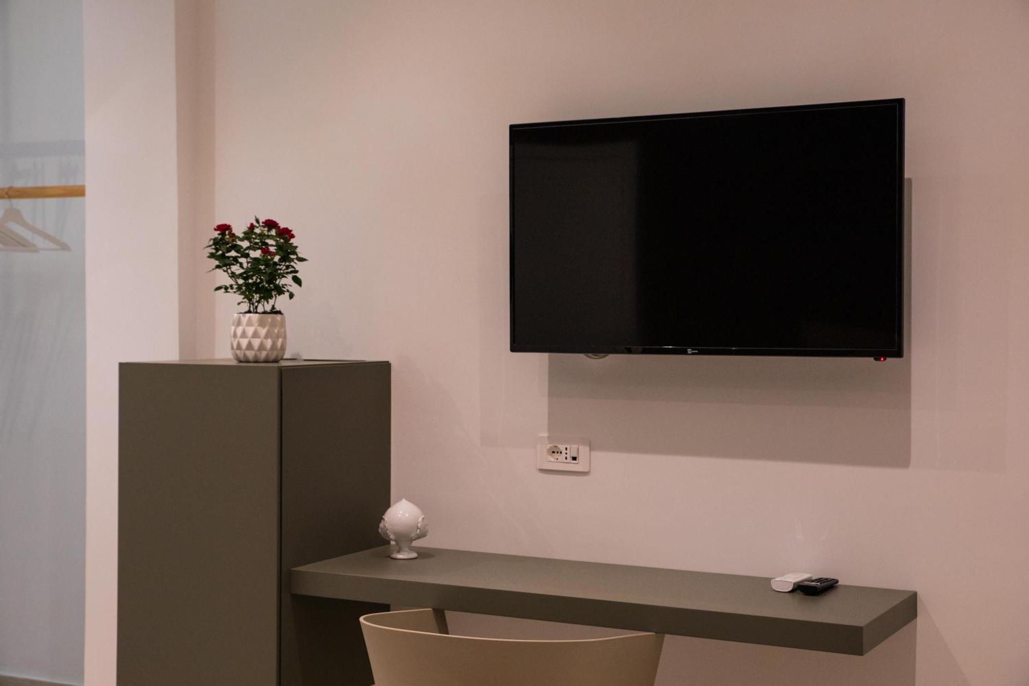 Your House Rooms 3 コンヴェルサーノ エクステリア 写真