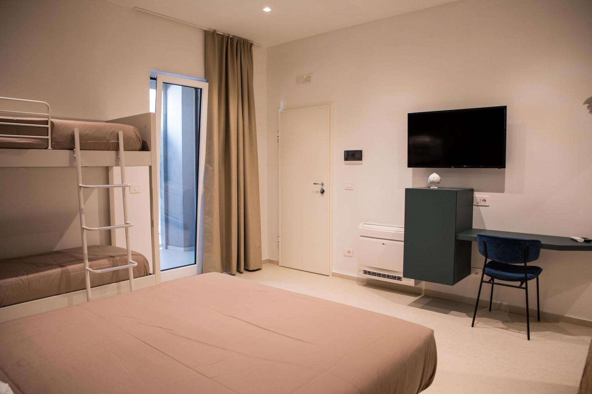 Your House Rooms 3 コンヴェルサーノ エクステリア 写真
